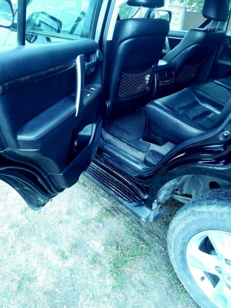 Toyota Land Cruiser J200, 7 мест, 2011 г.