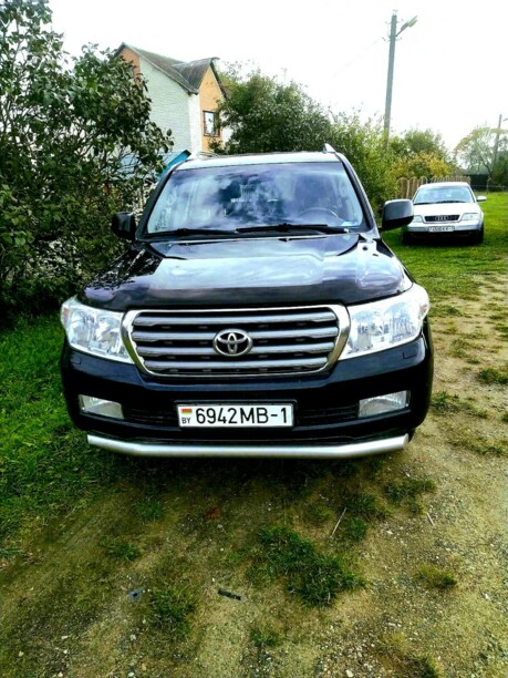 Toyota Land Cruiser J200, 7 мест, 2011 г.