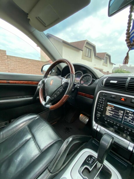 Porsche Cayenne 955, 2004 г.