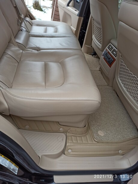Toyota Land Cruiser J200, 7 мест, 2012 г.
