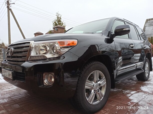 Toyota Land Cruiser J200, 7 мест, 2012 г.