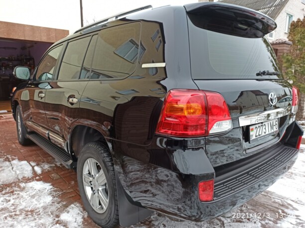 Toyota Land Cruiser J200, 7 мест, 2012 г.