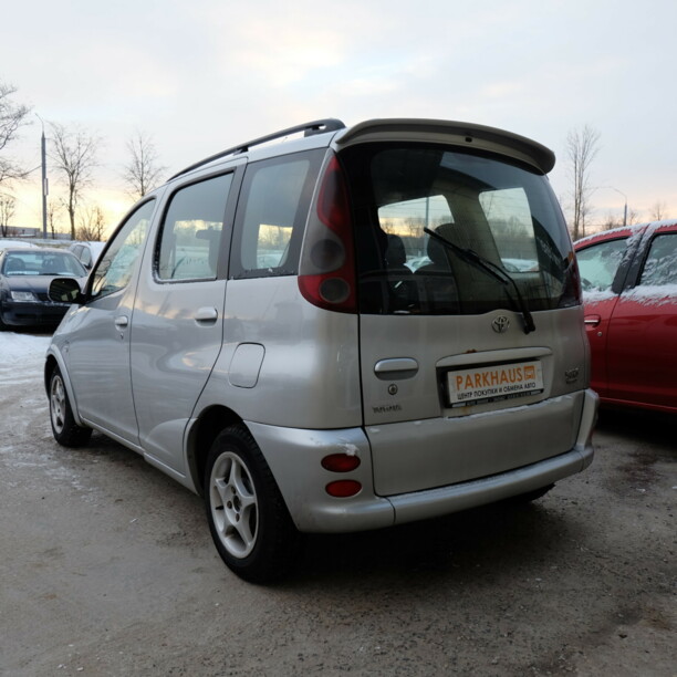 Toyota Yaris Verso, 2002 г.