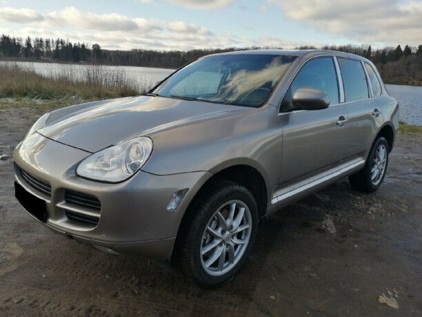 Porsche Cayenne 955, 2004 г.
