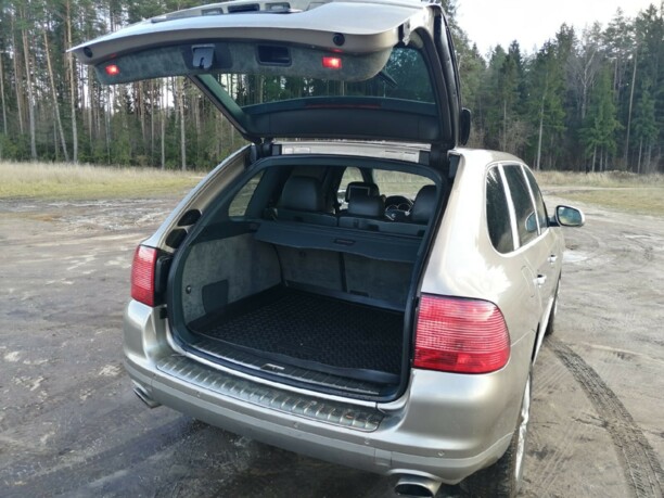 Porsche Cayenne 955, 2004 г.