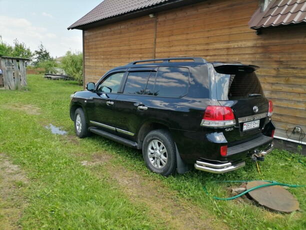 Toyota Land Cruiser J200, 7 мест, 2010 г.