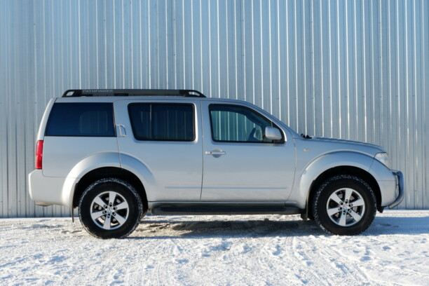 Nissan Pathfinder R51, 7 мест, 2006 г.