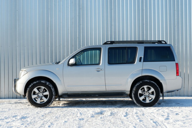 Nissan Pathfinder R51, 7 мест, 2006 г.