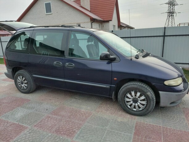 Chrysler Voyager III, 7 мест, 1999 г.
