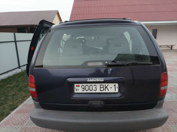 Chrysler Voyager III, 7 мест, 1999 г.