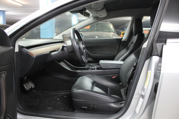 Tesla Model 3, 2018 г.