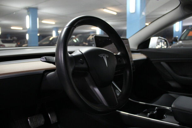 Tesla Model 3, 2018 г.
