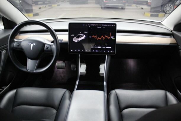 Tesla Model 3, 2018 г.