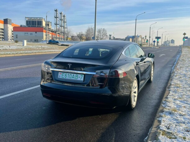 Tesla Model S I · Рестайлинг, 2017 г.