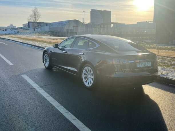 Tesla Model S I · Рестайлинг, 2017 г.