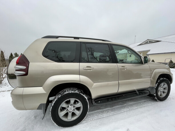 Toyota Land Cruiser Prado J120, 7 мест, 2006 г.