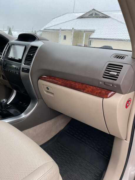 Toyota Land Cruiser Prado J120, 7 мест, 2006 г.