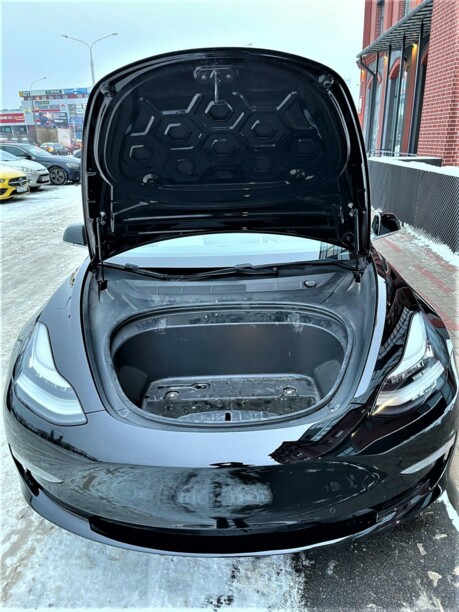 Tesla Model 3, 2018 г.