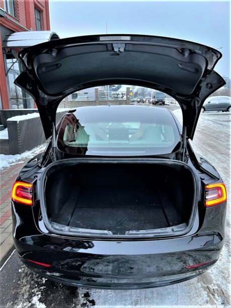 Tesla Model 3, 2018 г.