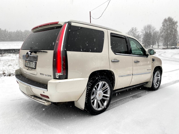 Cadillac Escalade III, 7 мест, 2013 г.