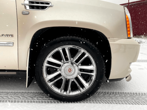 Cadillac Escalade III, 7 мест, 2013 г.