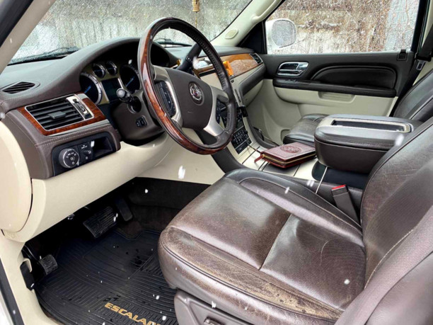 Cadillac Escalade III, 7 мест, 2013 г.