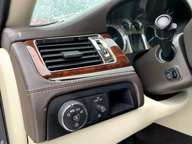 Cadillac Escalade III, 7 мест, 2013 г.
