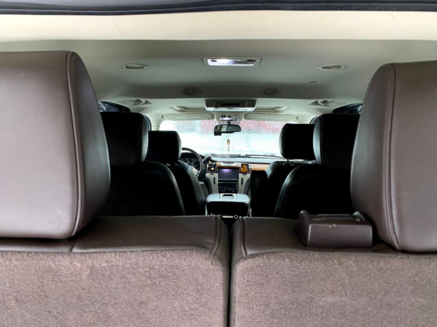 Cadillac Escalade III, 7 мест, 2013 г.