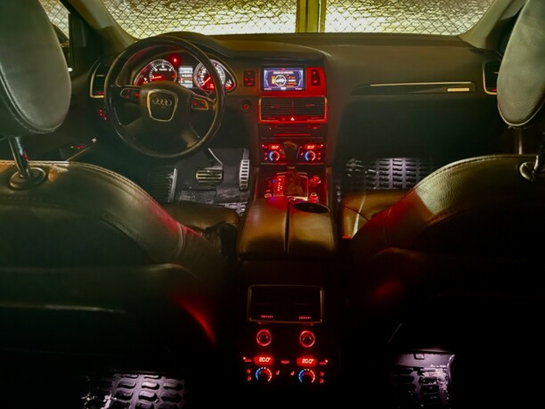 Audi Q7 4L · Рестайлинг, 7 мест, 2010 г.
