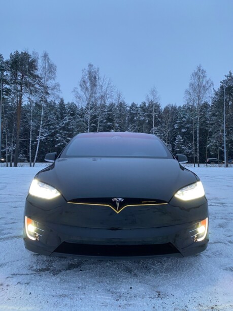 Tesla Model X, 2018 г.