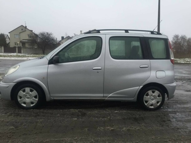 Toyota Yaris Verso, 2004 г.