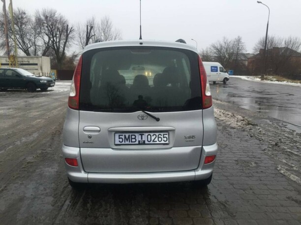 Toyota Yaris Verso, 2004 г.