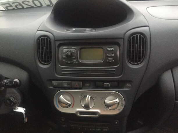 Toyota Yaris Verso, 2004 г.