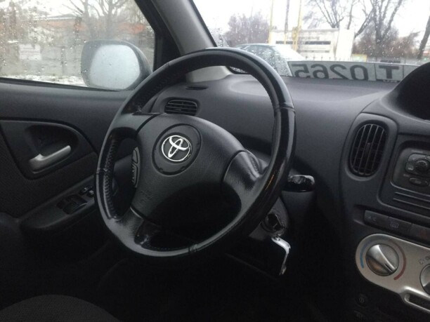 Toyota Yaris Verso, 2004 г.