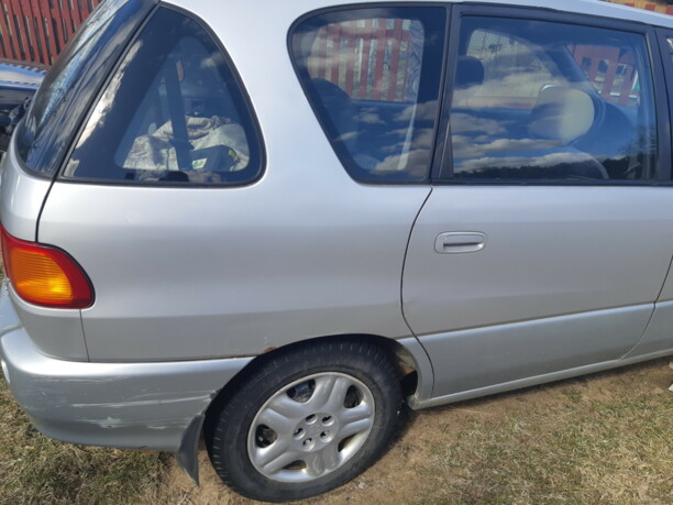 Toyota Picnic, 7 мест, 1998 г.