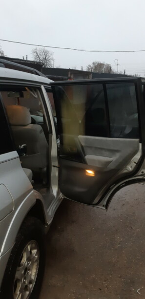 Mitsubishi Montero III, 7 мест, 2000 г.