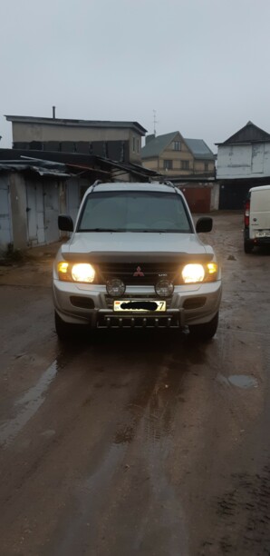 Mitsubishi Montero III, 7 мест, 2000 г.