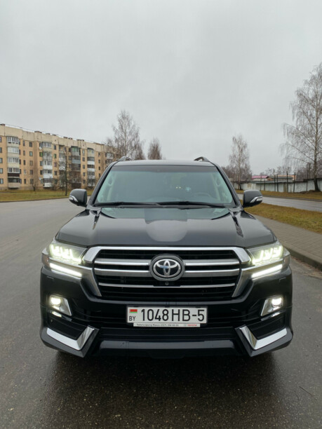 Toyota Land Cruiser J200 · Рестайлинг, 7 мест, 2015 г.