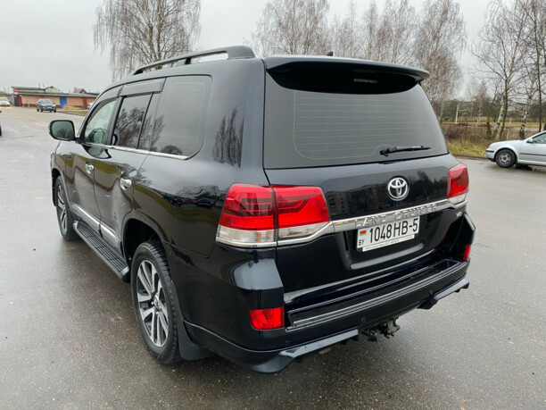 Toyota Land Cruiser J200 · Рестайлинг, 7 мест, 2015 г.