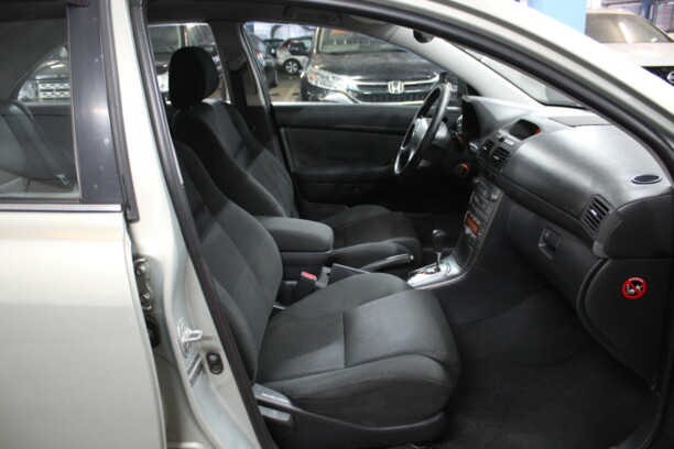Toyota Avensis II (T250), 2004 г.