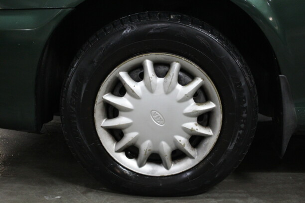 Kia Carnival I, 7 мест, 2000 г.