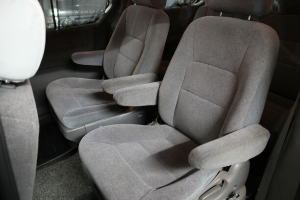 Kia Carnival I, 7 мест, 2000 г.