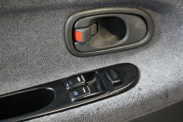 Kia Carnival I, 7 мест, 2000 г.
