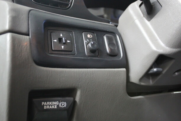Kia Carnival I, 7 мест, 2000 г.