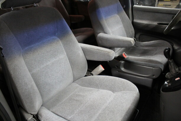 Kia Carnival I, 7 мест, 2000 г.