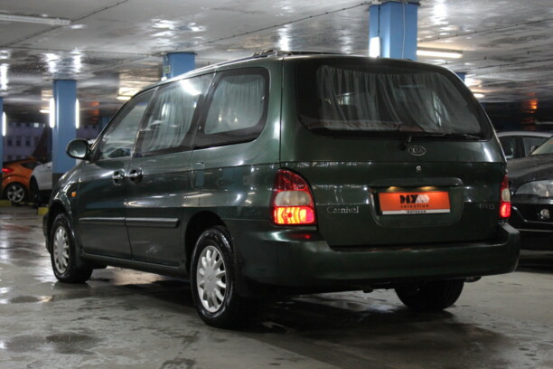 Kia Carnival I, 7 мест, 2000 г.