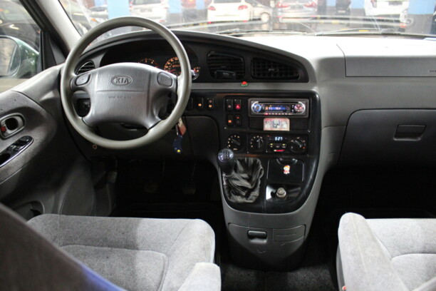 Kia Carnival I, 7 мест, 2000 г.