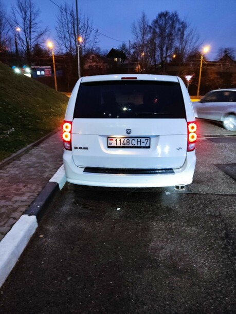 Dodge Grand Caravan V, 7 мест, 2012 г.