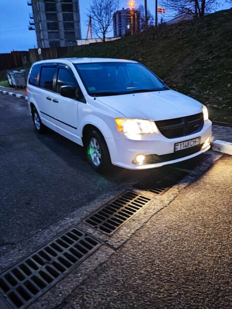 Dodge Grand Caravan V, 7 мест, 2012 г.