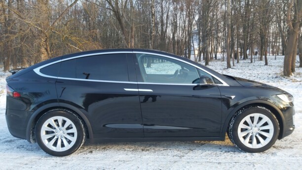 Tesla Model X, 2017 г.